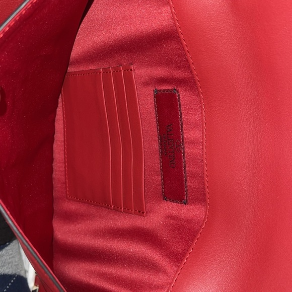 Valentino 100% Authentic clutchprístine  condition red with gold hardware - Picture 5 of 12
